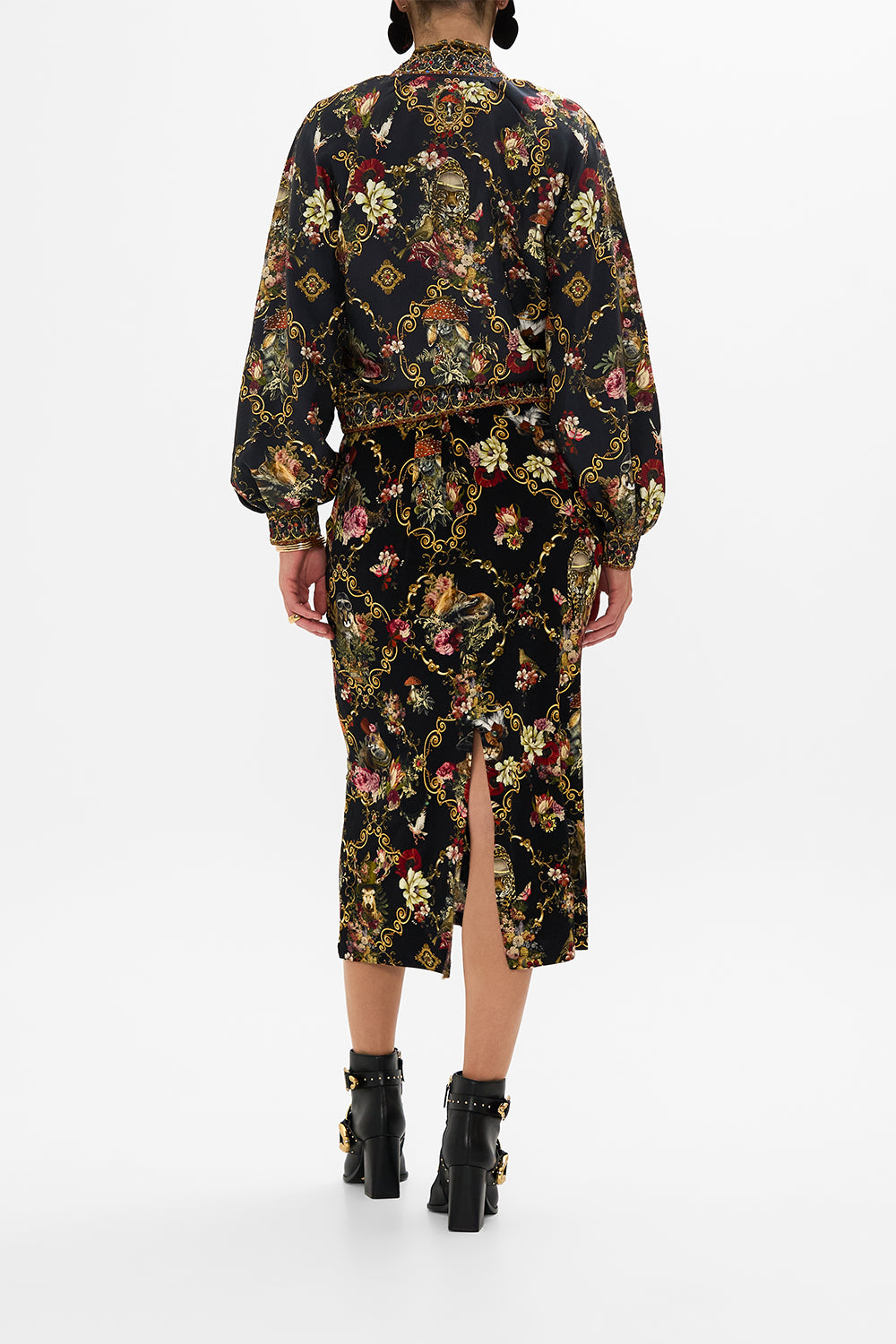 BLOUSON SLEEVE BOMBER TOLD IN THE TAPESTRY